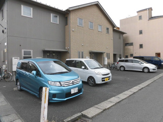 【駐車場】