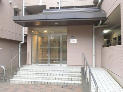 【エントランス】 | 港北ニュータウンパークサイドハイツ3番館 | 管理状態良好な綺麗なマンションです。
