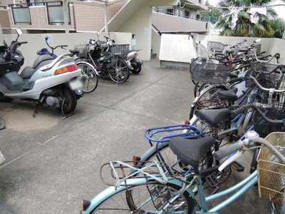 【その他共用部分】 | 菊名ヒルズ92 | 駐輪場・バイク置場です。
空き状況は担当者までご確認下さい。