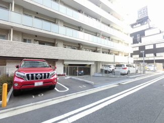 【駐車場】