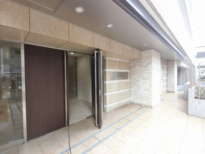 【エントランス】 | プレシエ横浜石川町 | JR京浜東北線・根岸線「石川町」駅徒歩3分・「関内」駅徒歩7分と好立地。