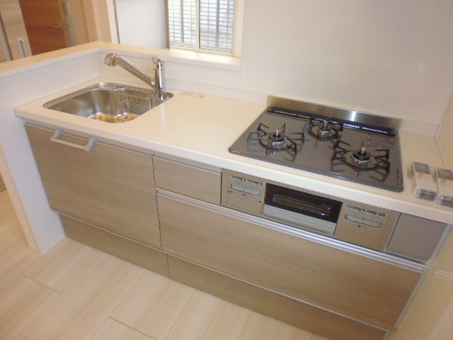 セントラルコーポのキッチン|３口ガスコンロ付き