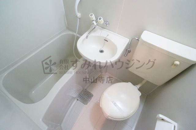 ハイツ翠苑の浴室