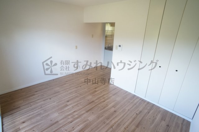 ハイツ翠苑の寝室