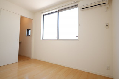 【洋室】 | 【シャーメゾン】サジテール小倉台B棟 | 落ち着いた感じの洋室です。子供部屋・勉強部屋・書斎などに使えます。