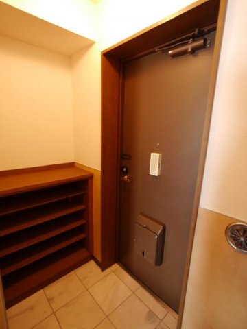 マヤリスマンションの玄関|ゆったりとした玄関です