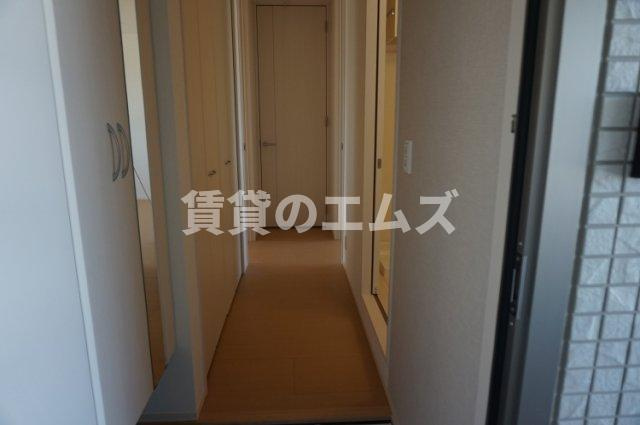 【玄関】 | ロイヤルコート空港南 | ロイヤルコート空港南の玄関