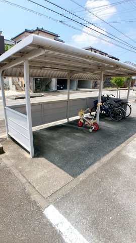 サンハイムホウゲツＢ棟の駐車場