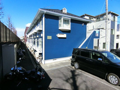 【外観】 | エステートアイⅤ | 小田急線「新百合ヶ丘」駅まで徒歩圏内！コンビニが近くて便利な住環境の2階建てアパートです☆