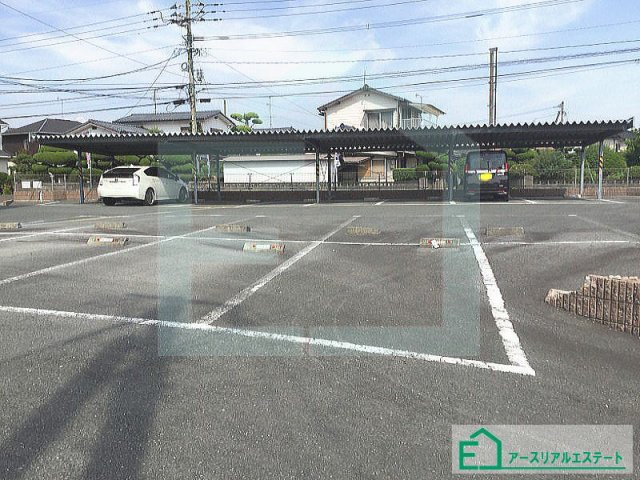 ピオーネハイツの駐車場|駐車場完備です