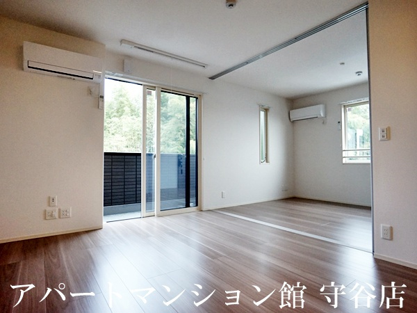 Forest Aの居間・リビング
