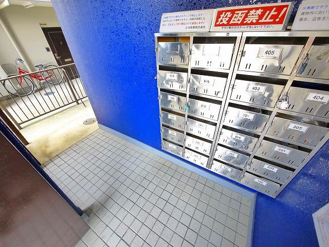 CASA天理のエントランス|集合ポスト