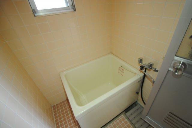 サンコーポ国分の浴室|※現況優先
日々の疲れを癒すお風呂付です