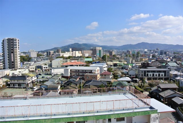 サンリヤン諏訪野町の展望|南側バルコニーから見た東方面の眺望です。