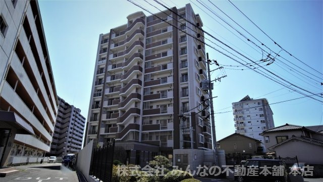 サンリヤン諏訪野町の外観