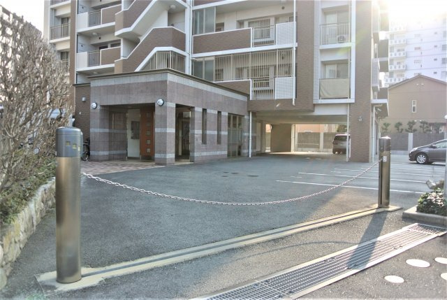 サンリヤン諏訪野町のエントランス