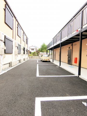 L&RⅠ号棟の駐車場