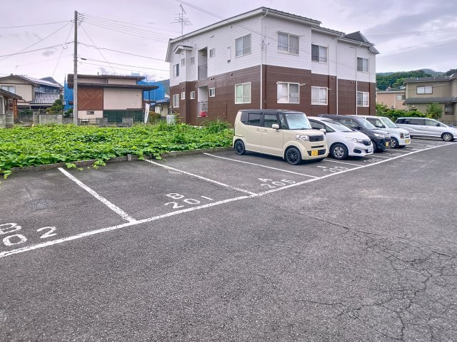 エスポワール佐藤の駐車場