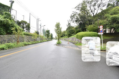 【周辺】 | 箕面粟生第二住宅　22棟 | 物件前道路です。