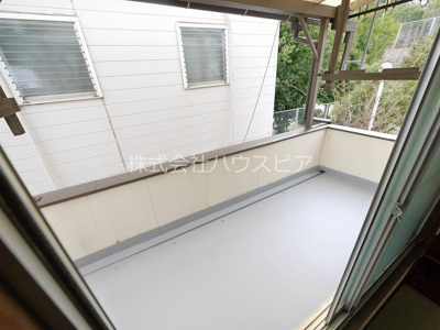 【バルコニー】 | 垂水区星が丘2-1-56戸建 | 落ち着いた時間を過ごせるバルコニーです