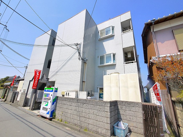 フローレンスヨーコの外観|落ち着いた雰囲気の外観です