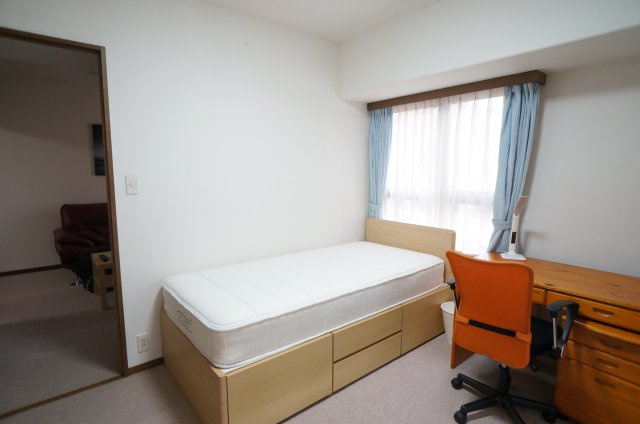 【洋室】 | 三田カルチャータウン・リフォレK棟503号室　関学女子専用シェアハウス | 明るい洋室です