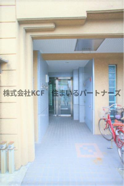 みついビルのエントランス|落ち着いたエントランスです