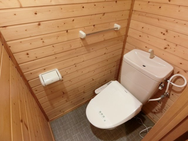 サンモール梅満のトイレ|コンパクトで使いやすいトイレです