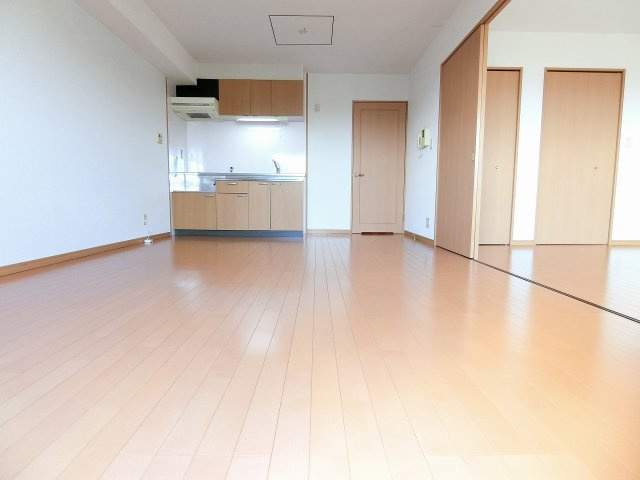 サンモール梅満の居間・リビング|ゆったりとした居間です
