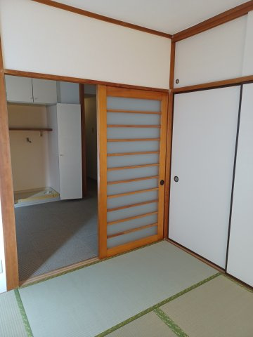 ハイツ水神の和室