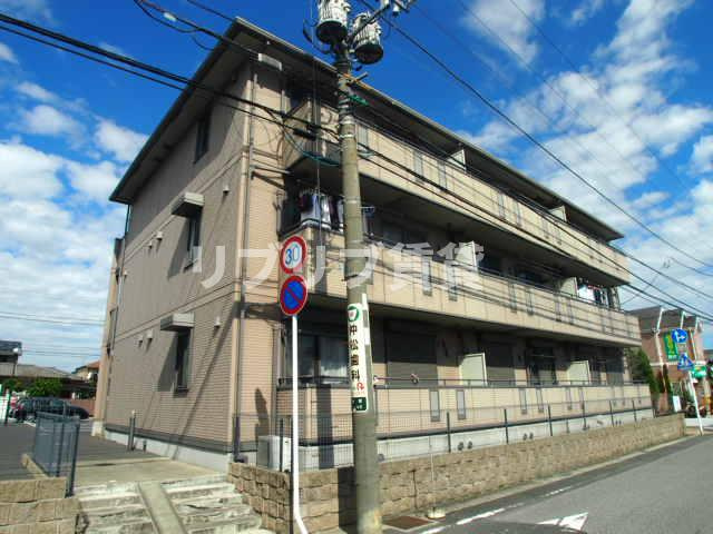 セジュール山の根の外観