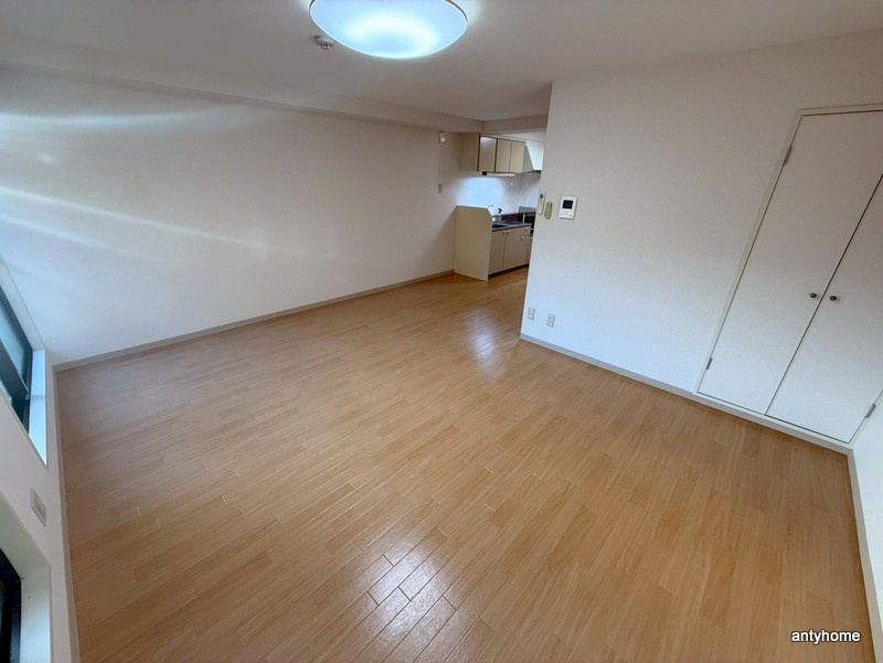 サンロイヤル柴島パート2　仲介手数料無料の居間・リビング