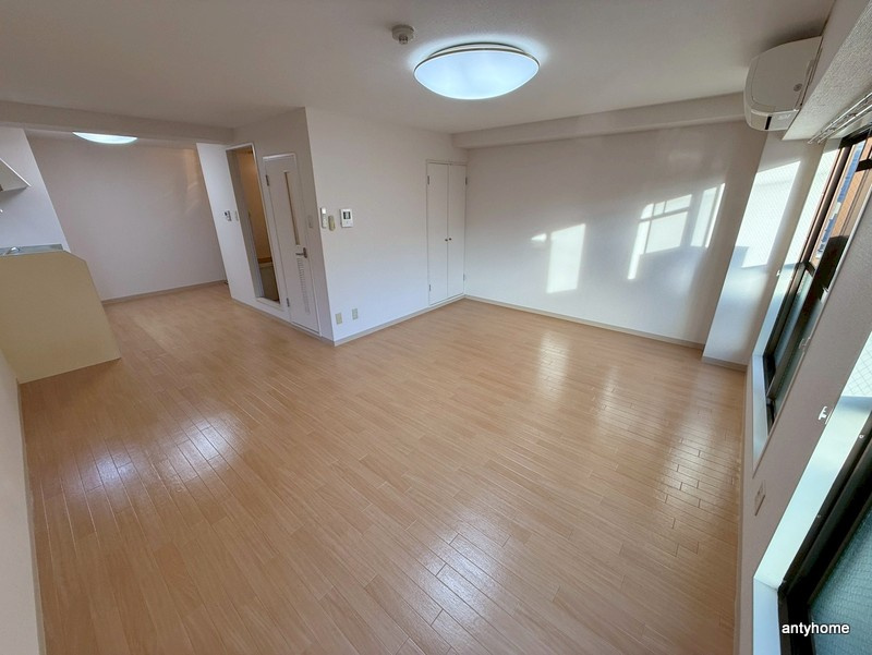 サンロイヤル柴島パート2　仲介手数料無料の居間・リビング