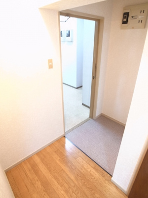 【玄関】 | シティマンションウィング | 会社情報内のクーポン、キャンペーン是非ご利用下さい！