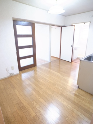 【居間・リビング】 | シティマンションウィング | お部屋探しはねいばーふっど千葉店で！