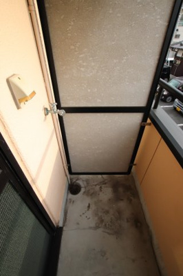 【設備】 | マンション谷佐 | 室外洗濯機置場