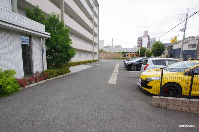 パルクレール　仲介手数料無料の駐車場