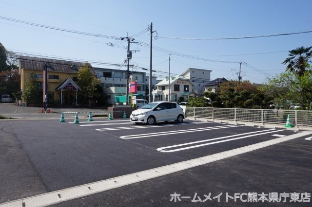 熊本市東区戸島２丁目のアパートの駐車場