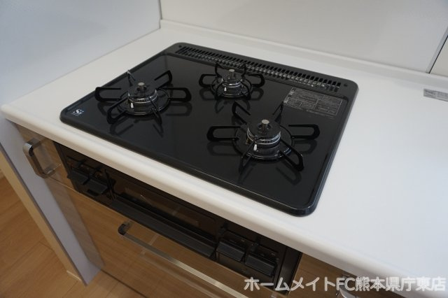 熊本市東区戸島２丁目のアパートのキッチン