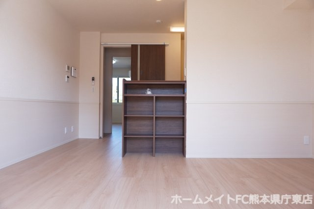 熊本市東区戸島２丁目のアパートの居間・リビング