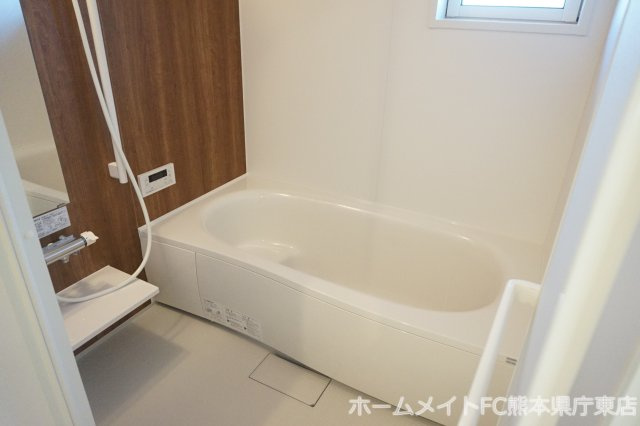 熊本市東区戸島２丁目のアパートの浴室