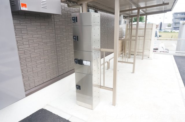 熊本市東区長嶺東４丁目のアパートのエントランス
