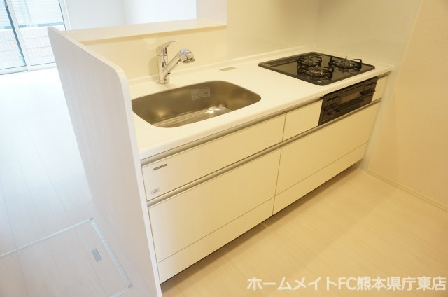 熊本市東区長嶺東４丁目のアパートのキッチン