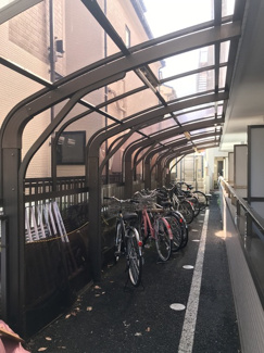 【その他共用部分】 | 屋根付きの駐輪場