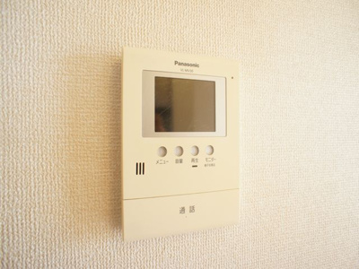 【セキュリティ】 | ロイヤルプラザC | 訪問者の確認ができるTVドアホン付きです♪