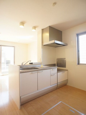 【キッチン】 | ロイヤルプラザC | お子様の様子を見ながらお食事の用意ができます♪