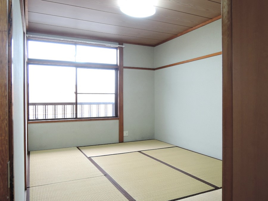 ハイツ進和の和室