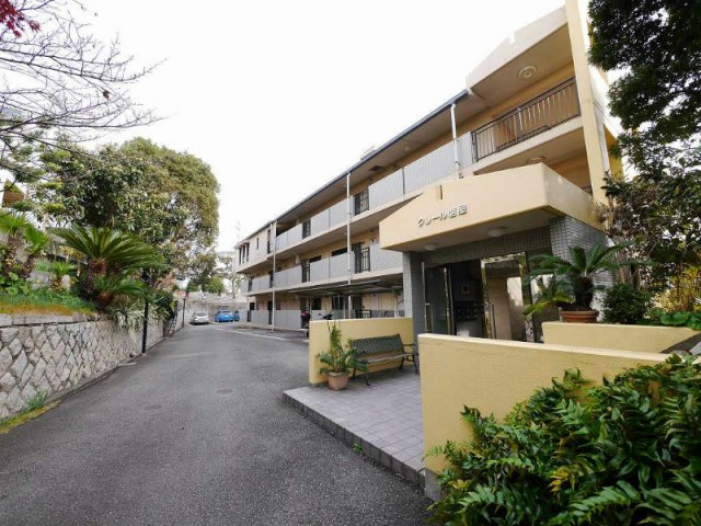 クレール塩屋の外観