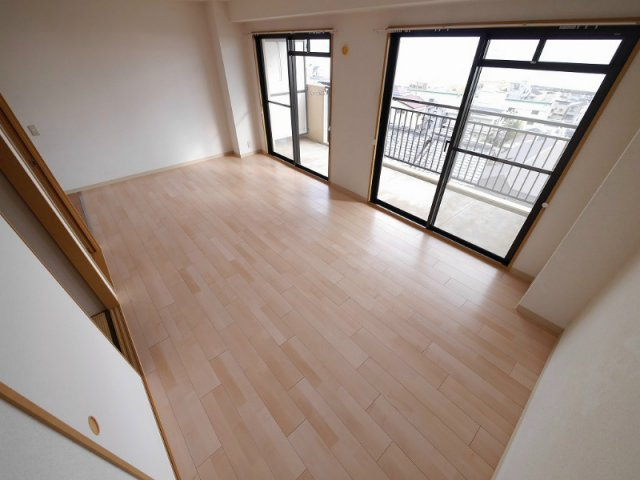 クレール塩屋の居間・リビング