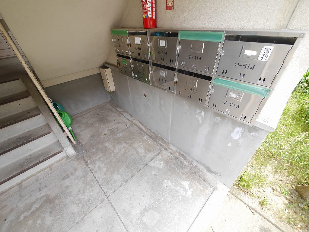 東垂水2号棟のエントランス